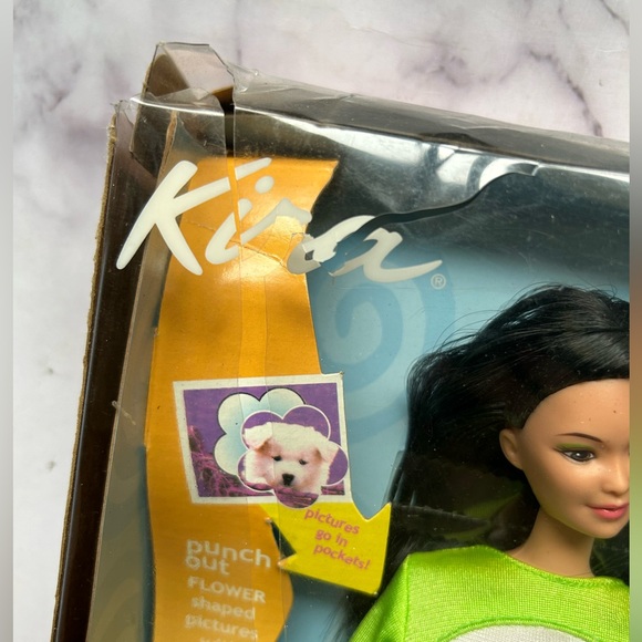Picture Pockets Kira Barbie Doll - Picture 2 of 4